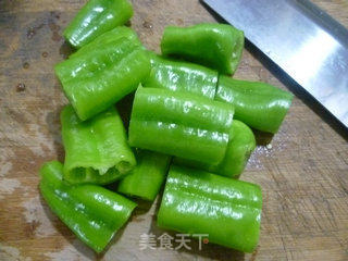 虎皮尖椒烧小素鸡的做法步骤：3
