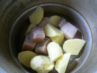 青菜五花肉土豆汤的做法步骤：4