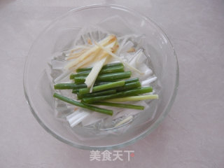 钟水饺的做法步骤：1