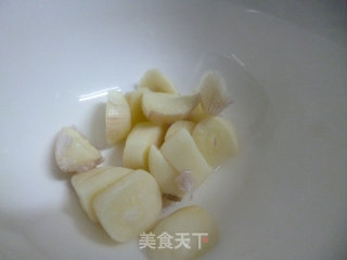 蒜头炒菜心的做法步骤：3