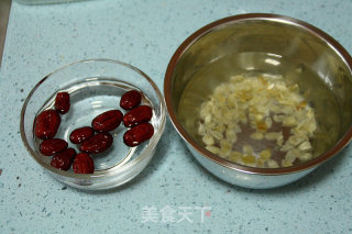 赶走秋燥的四好甜品：【双雪红枣木瓜船】的做法步骤：2