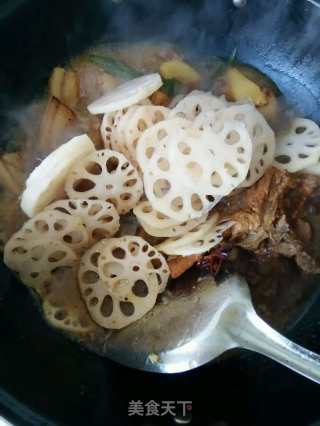 藕焖红烧肉的做法步骤：5