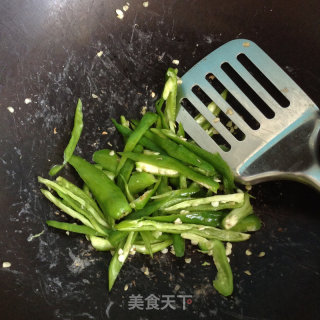 青椒炒牛肉的做法步骤：3