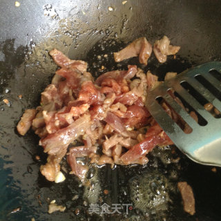 青椒炒牛肉的做法步骤：4