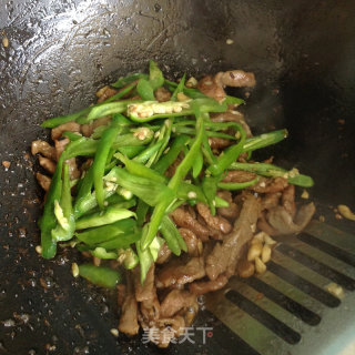 青椒炒牛肉的做法步骤：5