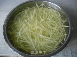 酸辣土豆丝的做法步骤：2