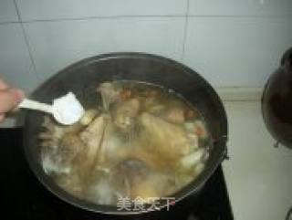 小植菜谱丨在家也可以吃国宴——松茸炖鸡的做法步骤：6
