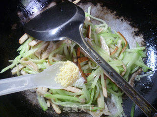 香干猪肚炒佛手瓜的做法步骤：10