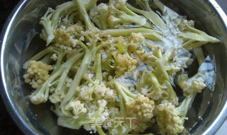云耳煸菜花的做法步骤：1