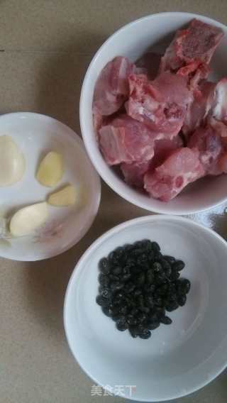 豆豉蒸排骨的做法步骤：1