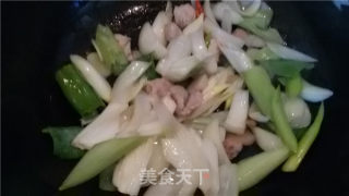 香葱爆炒木耳白玉菇的做法步骤：8