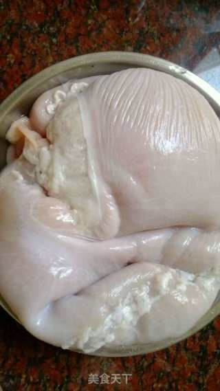 香菜炒猪肚的做法步骤：1