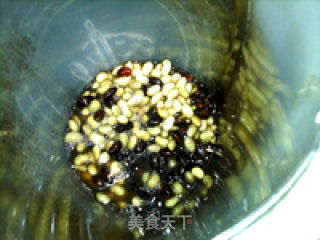 黑白芝麻二豆豆浆的做法步骤：4