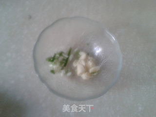 双色辣椒炒蛋的做法步骤：2
