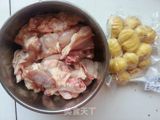 家庭制作板栗烧仔鸡的做法步骤：1