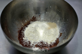 把甜蜜揉进面团里-【双色炼乳辫子面包】的做法步骤：3