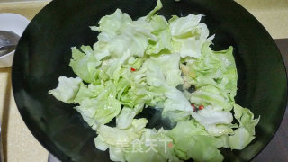手撕包菜的做法步骤：3