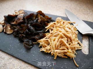 四喜烤麸——经典上海菜的做法步骤：1