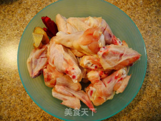 可乐鸡翅——黑暗料理中的战斗机的做法步骤：1