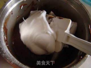 巧克力黄金戚风生日蛋糕的做法步骤：7