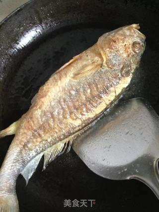 红烧黄鱼的做法步骤：7
