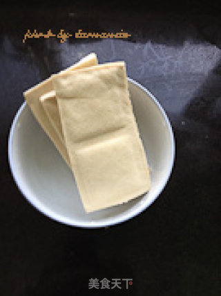 干炸豆腐的做法步骤：1