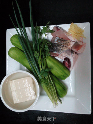 水瓜鱼腩豆腐汤的做法步骤：1