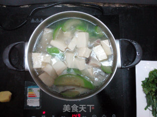 水瓜鱼腩豆腐汤的做法步骤：5