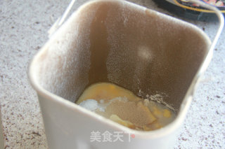 芝麻蜜豆面包的做法步骤：1