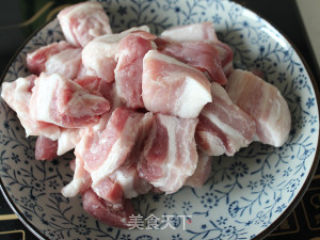 莲子红烧肉的做法步骤：3