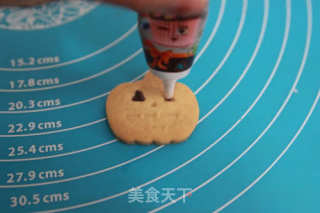 【番茄配方】万圣节疯狂派对系列——万圣节南瓜饼干的做法步骤：6