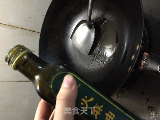 蚝油焖油豆腐----豆腐家常做法的做法步骤：2