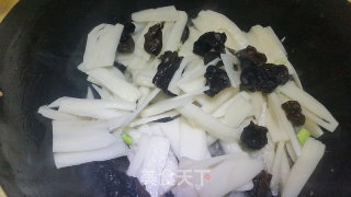 莲藕炒肉的做法步骤：5