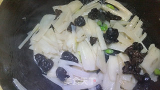 莲藕炒肉的做法步骤：6