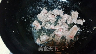 牛肉鸡腿菇的做法步骤：2