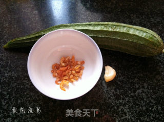 海米爆丝瓜的做法步骤：1