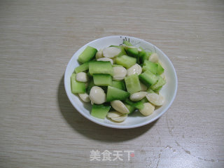 黄瓜拌杏仁的做法步骤：6