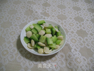 黄瓜拌杏仁的做法步骤：7