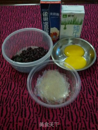 抹茶红豆慕斯蛋糕卷的做法步骤：1
