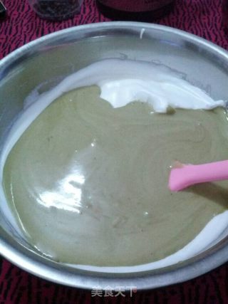 抹茶红豆慕斯蛋糕卷的做法步骤：24