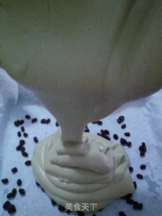 抹茶红豆慕斯蛋糕卷的做法步骤：27