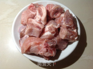 排骨海鲜汤---秋季滋润汤的做法步骤：1