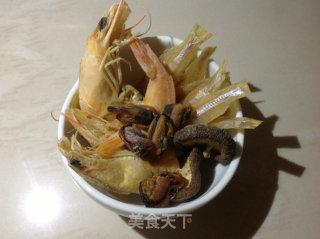 排骨海鲜汤---秋季滋润汤的做法步骤：2