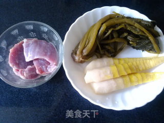 雪里蕻炒肉丝的做法步骤：1