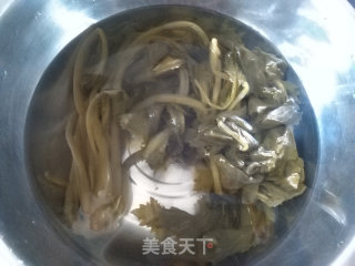 雪里蕻炒肉丝的做法步骤：2