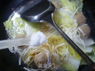 牛肉丸白菜汤面的做法步骤：7