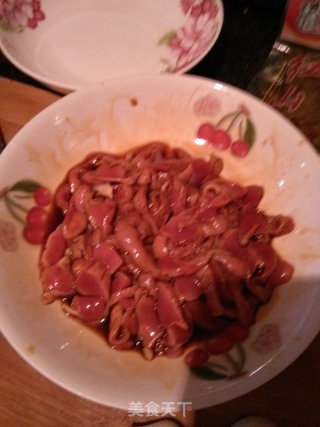 红油豇豆炒鸡胗的做法步骤：1