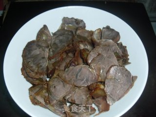 家常牛肉面的做法步骤：1