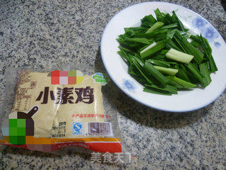 大蒜炒小素鸡的做法步骤：1