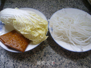 香干白菜米粉的做法步骤：1